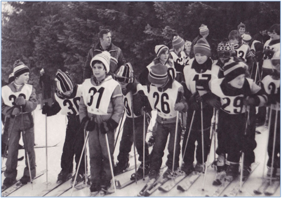 1983 - D�v�ata na startu ob��ho slalomu