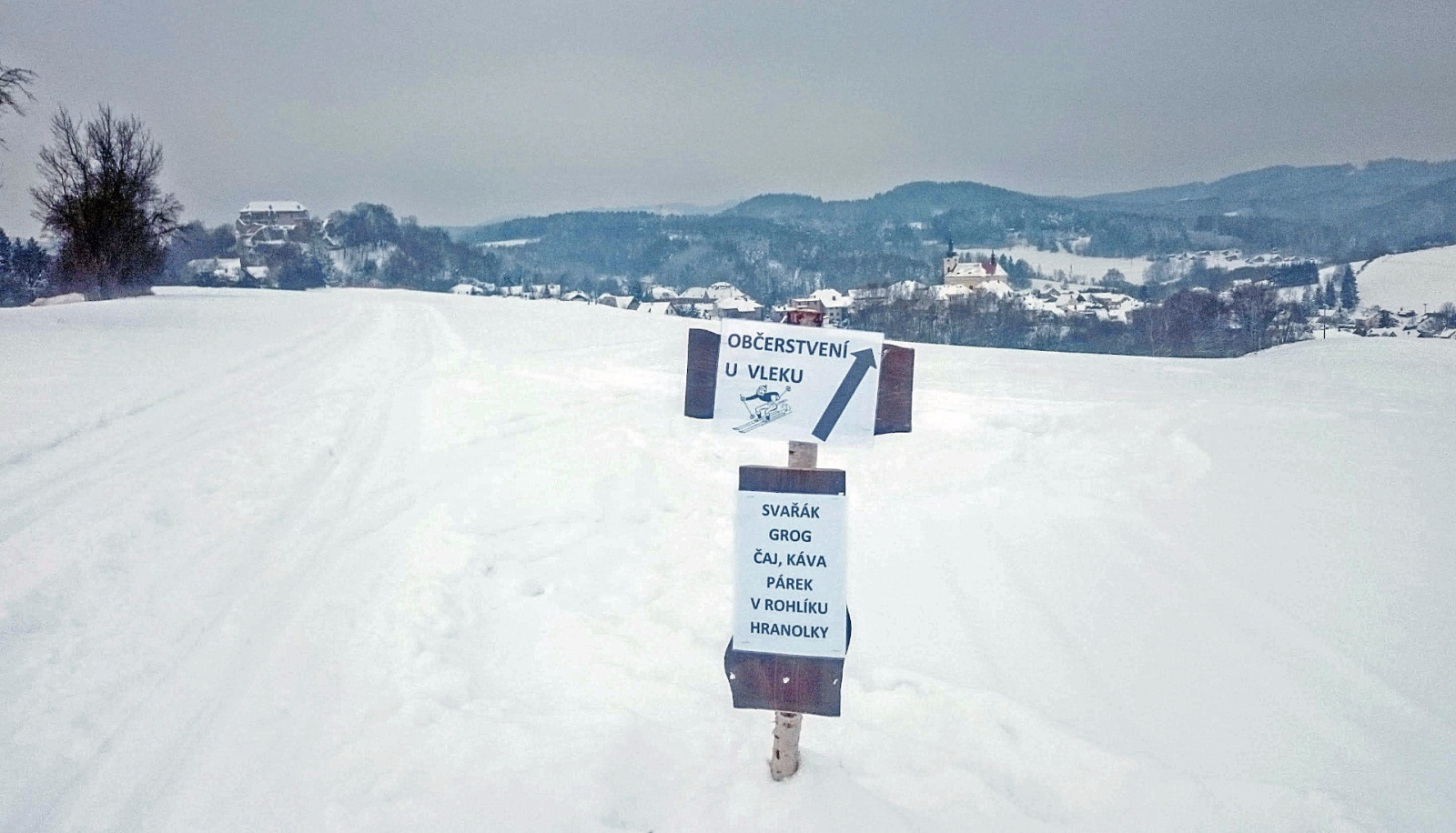 Rozcestn�k na b�eck�m okruhu kolem Pecky