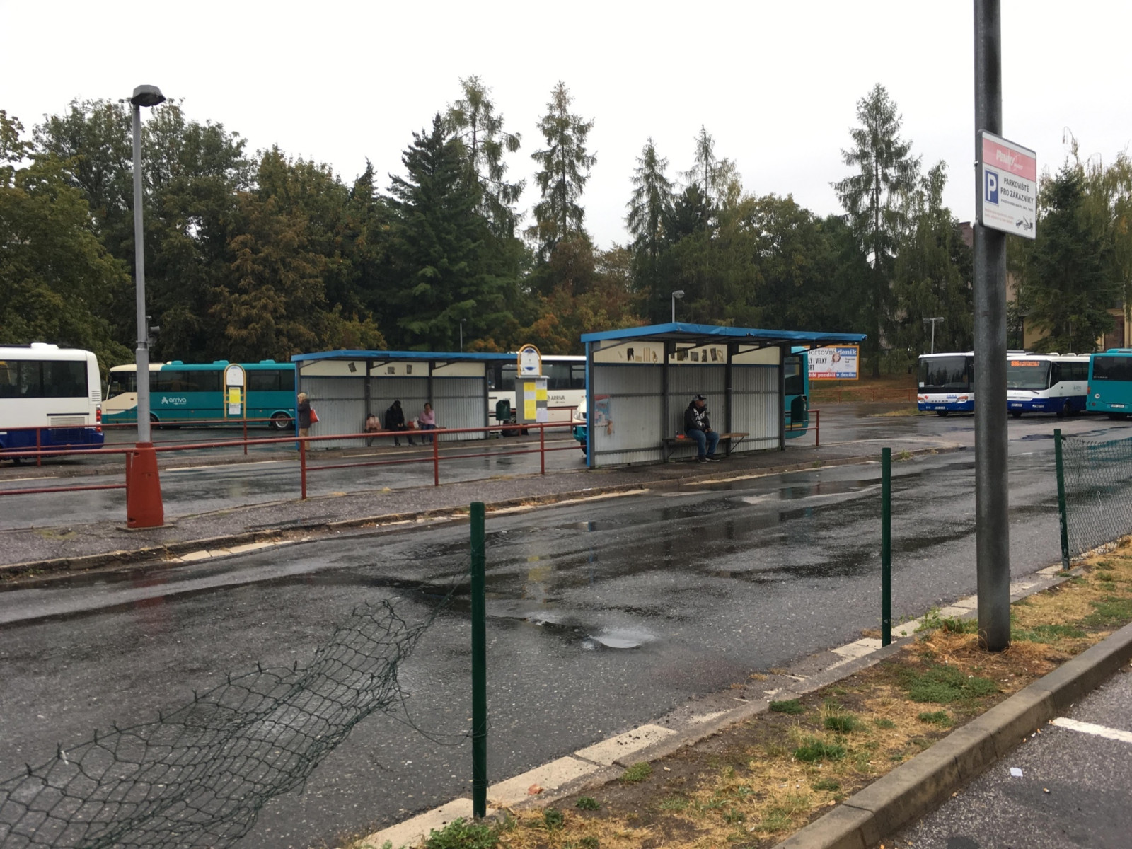 Autobusov� n�dra�� ve Dvo�e Kr�lov�