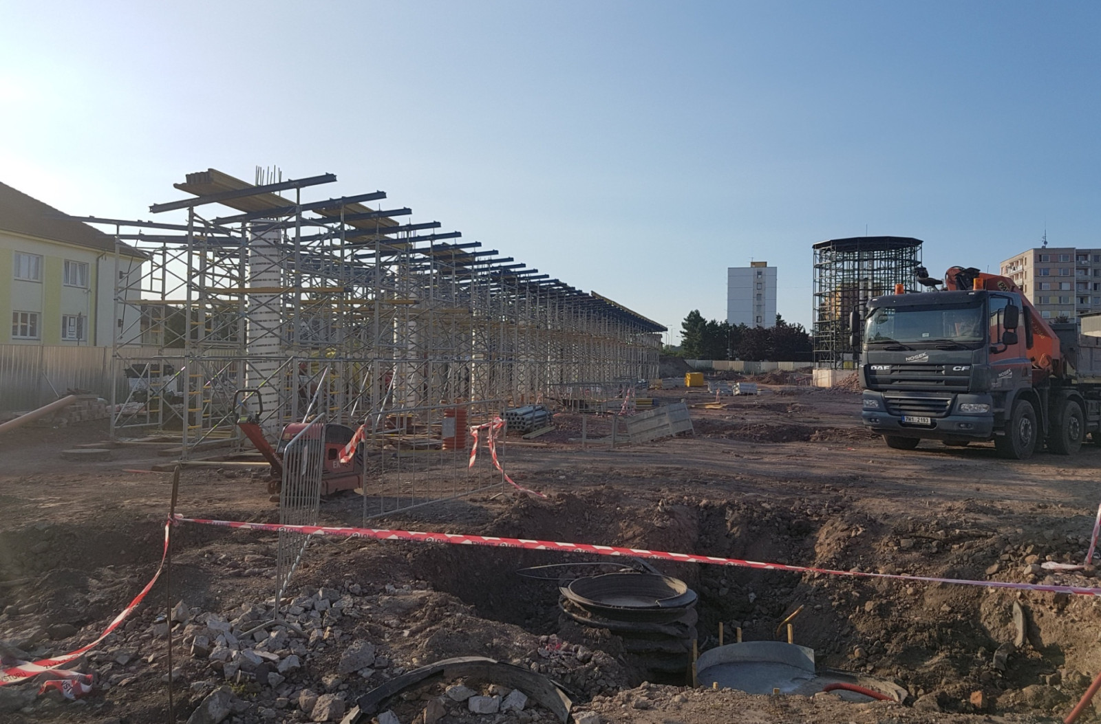 Stavba dopravn�ho termin�lu v Jarom��i