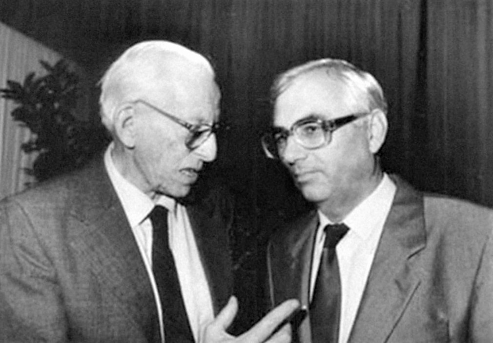 V prosinci 1990 s profesorem Otto Wichterlem na zased�n� Prez�dia �eskoslovensk� akademie v�d.